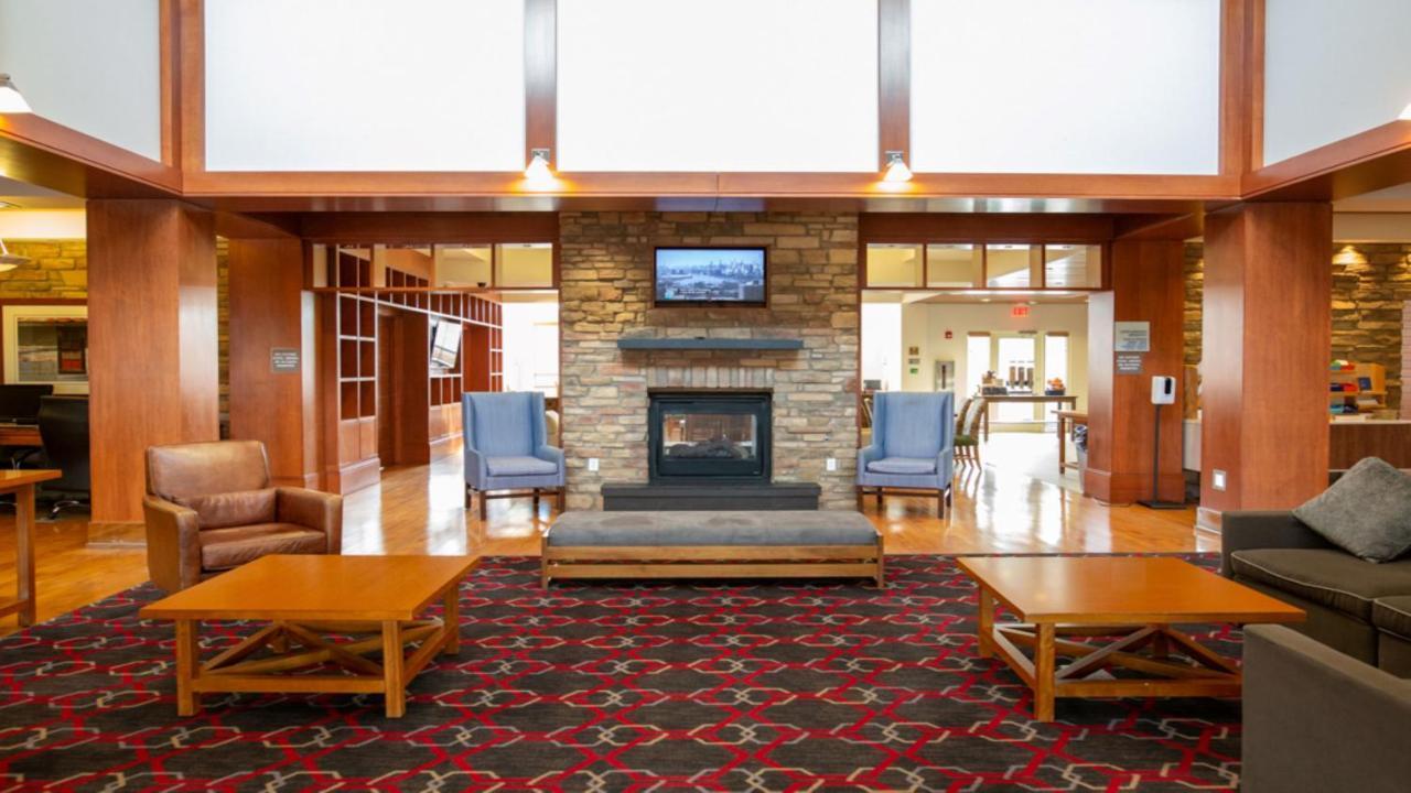 Holiday Inn Express Columbus Airport Easton Bagian luar foto